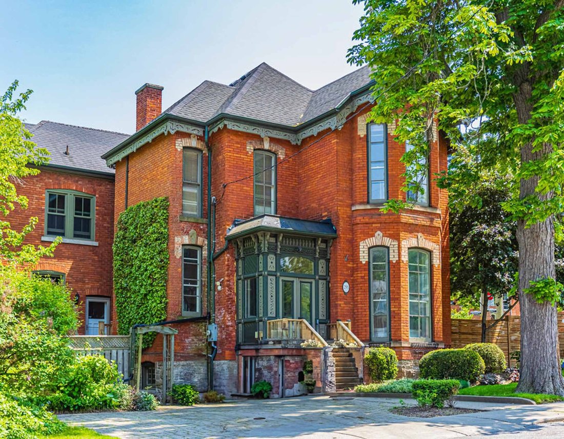 House in Hamilton, Ontario, Canada 1 - 15296208