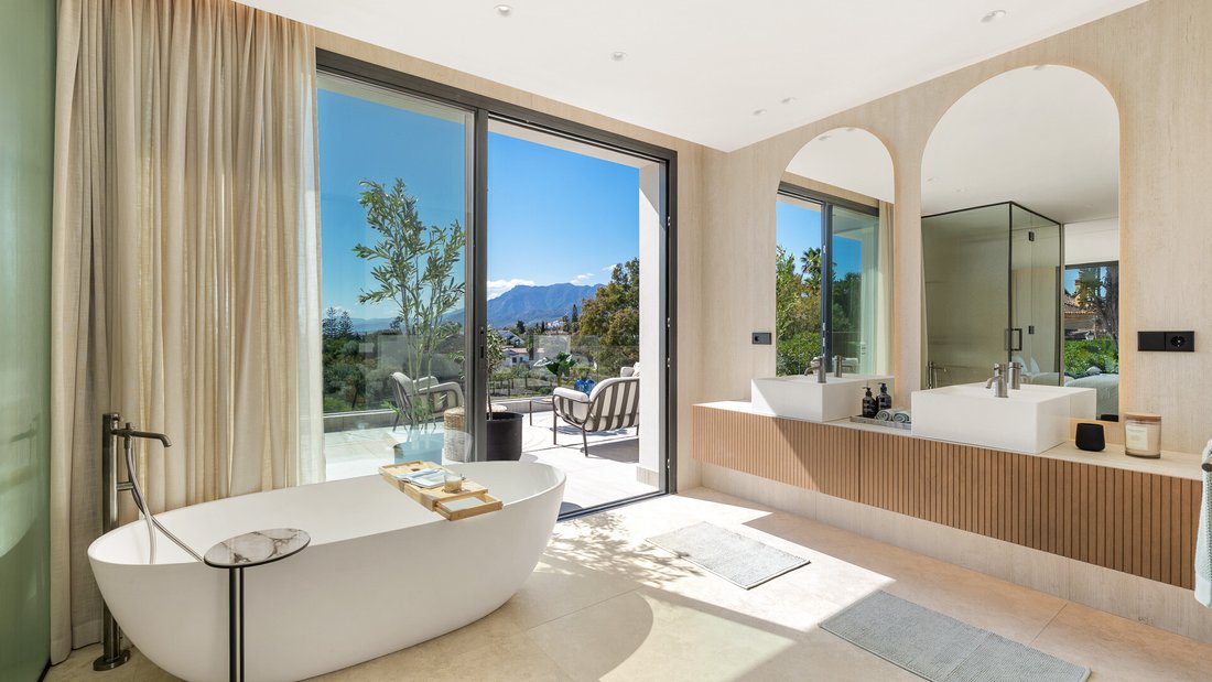 Villa in Marbella, Andalusia, Spain 3 - 15897134