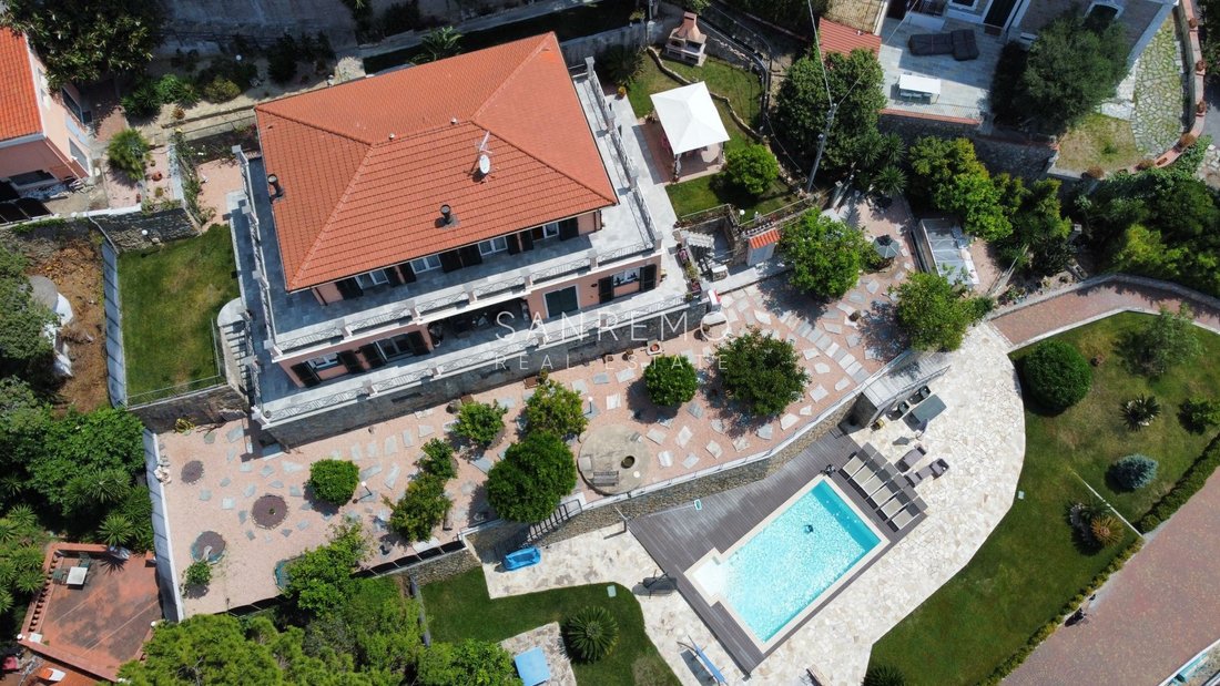 Villa in Bordighera, Liguria, Italy 2 - 15898785