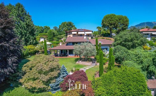 Villa in Besozzo, Lombardy, Italy 1