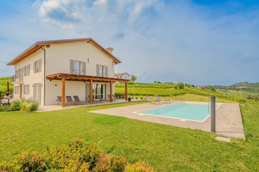 House in Nizza Monferrato, Piedmont, Italy 1 - 15898245