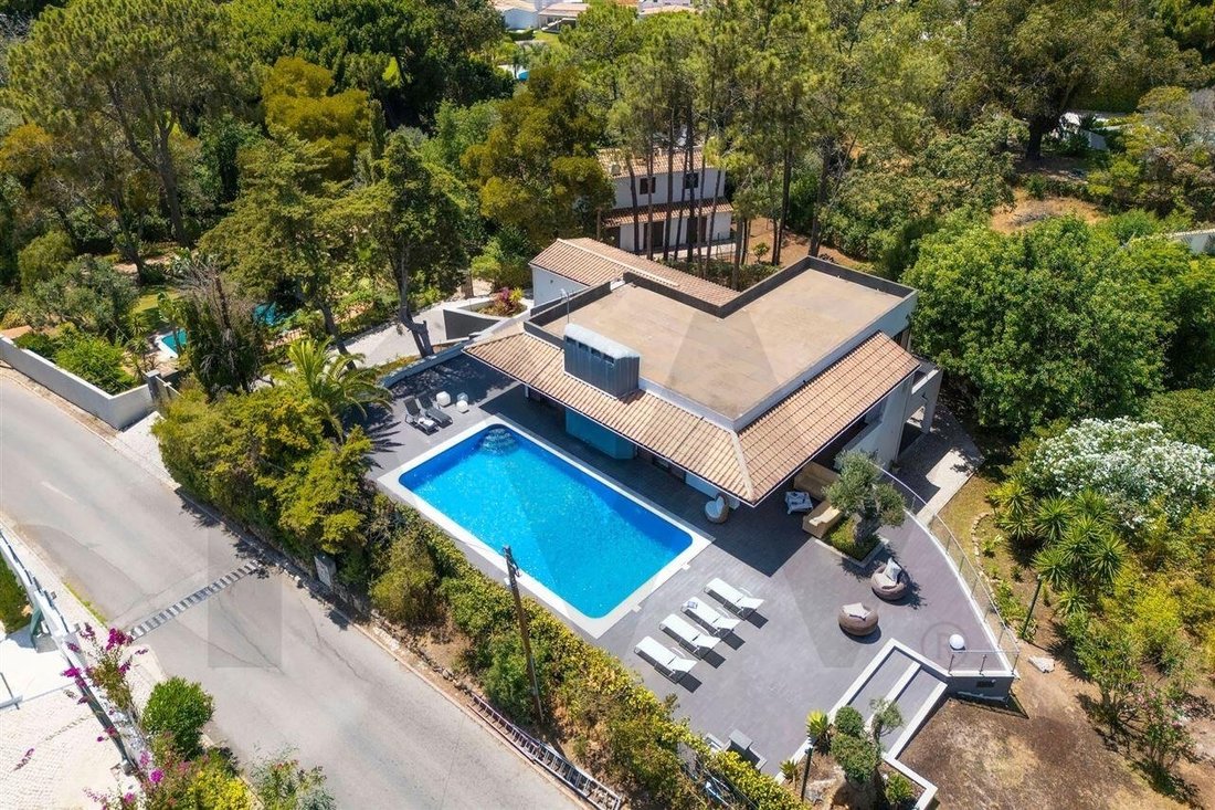Townhouse in Olhos de Agua, Algarve, Portugal 1 - 15903208