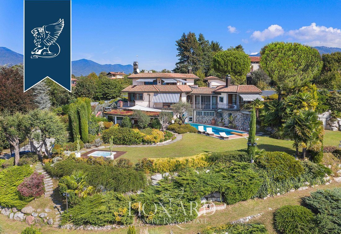 Villa in Besozzo, Lombardy, Italy 4 - 15901735
