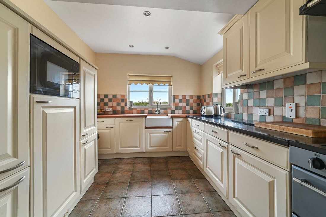 House in Thorpe-le-Soken, England 4 - 15901110