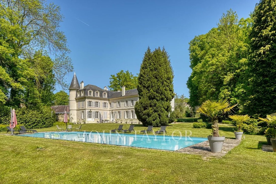 Estate in Chantilly, Hauts-de-France, France 2 - 15900870