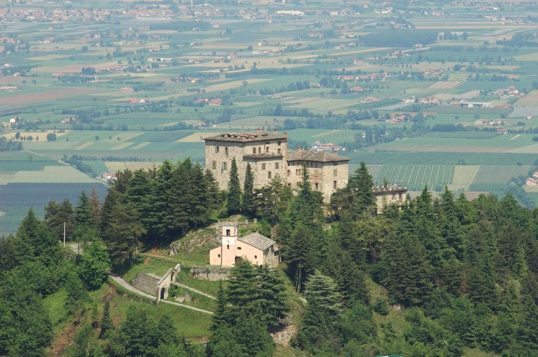 Castle in Montemale di Cuneo, Piedmont, Italy 1 - 15899602