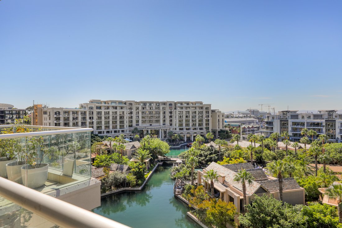 Apartment in Cape Town, Western Cape, South Africa 1 - 15902289