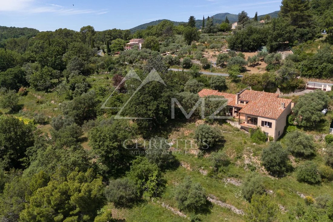 Villa in Fayence, Provence-Alpes-Côte d'Azur, France 1 - 15899408