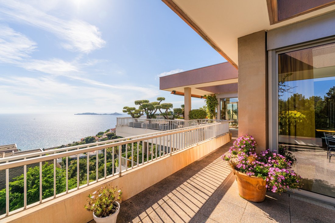 Apartment in Endoume, 7e Arrondissement, Marseille 5 - 15903155