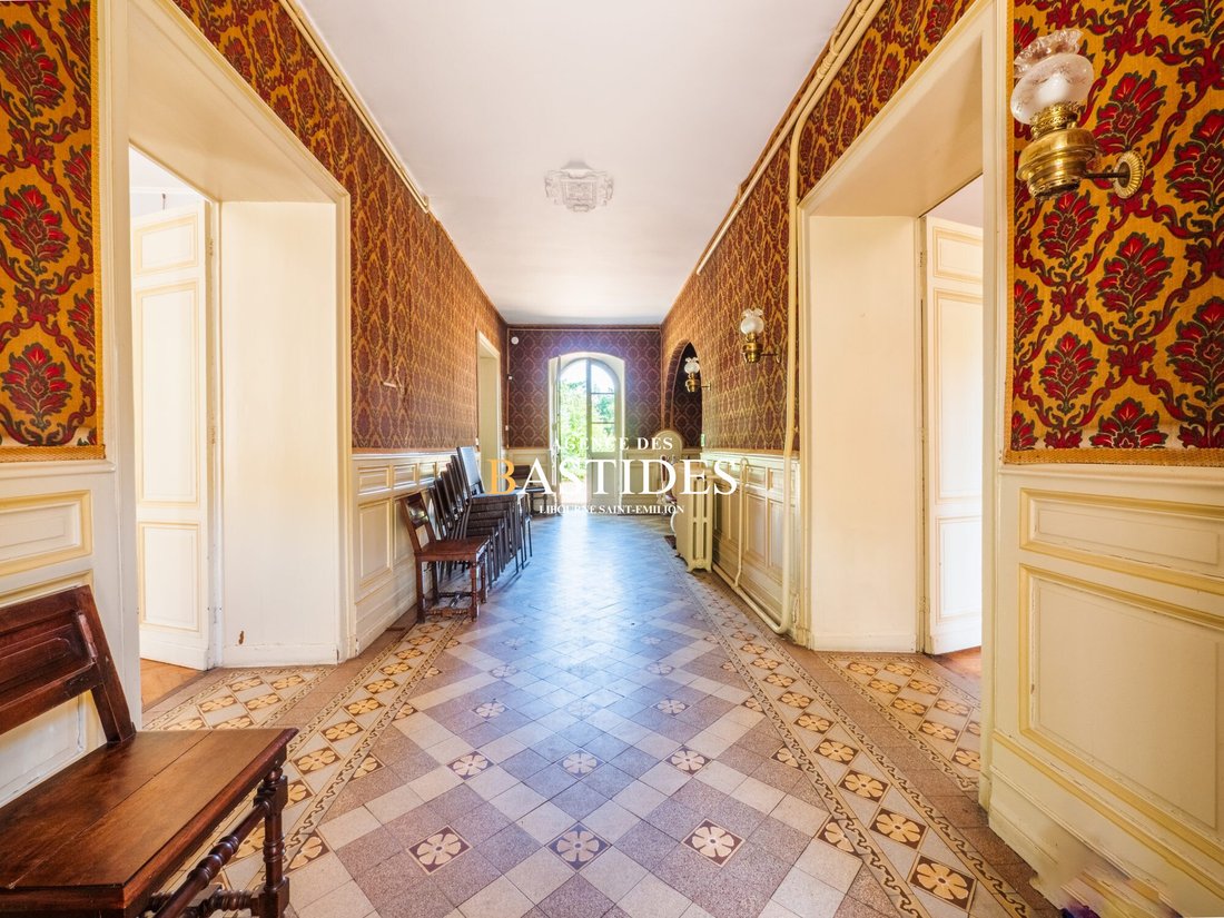 Le Château Secret: A Hidden Vineyard Jewel Near Libourne’s Heart