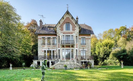 House in Nogent-Cassan, L'Isle-Adam, France 1