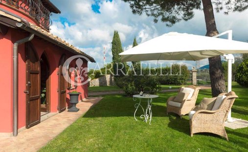 Castle for Sale in Viterbo, Lazio, Italy