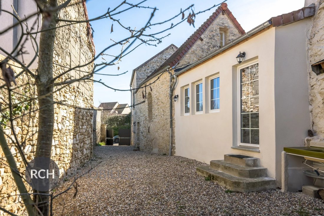 House in Marcq, Ile-de-France, France 1 - 15902753