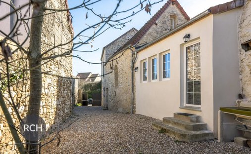 House in Marcq, Ile-de-France, France 1