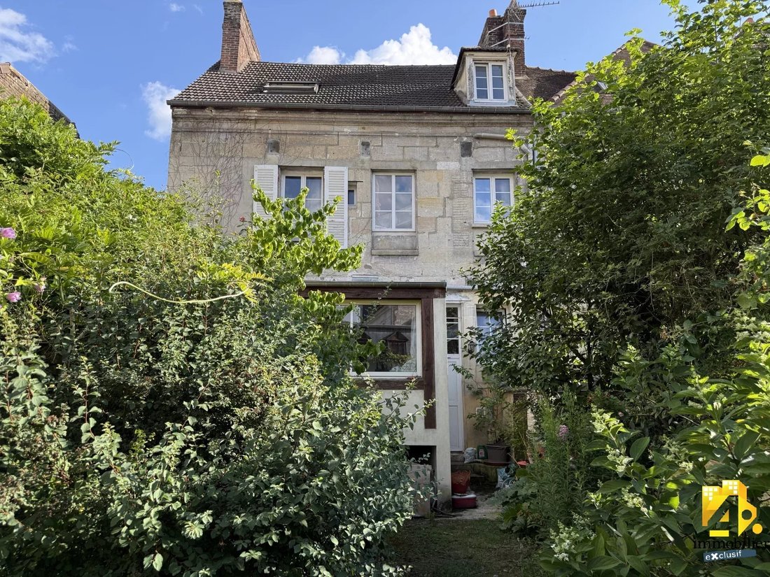 Townhouse in Compiegne, Hauts-de-France, France 1 - 15891695