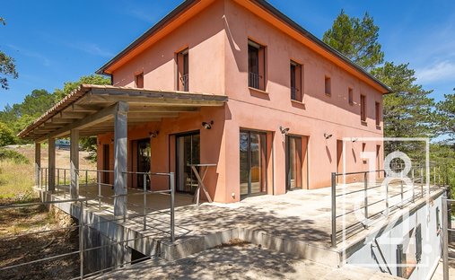 Villa in Ch�teauvert, Provence-Alpes-C�te d'Azur, France 1