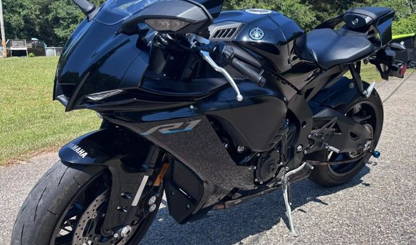 2023 Yamaha YZF-R1 (15903887)