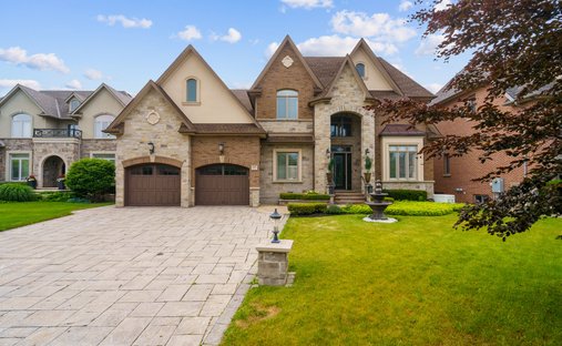 House in Hamilton, Ontario, Canada 1