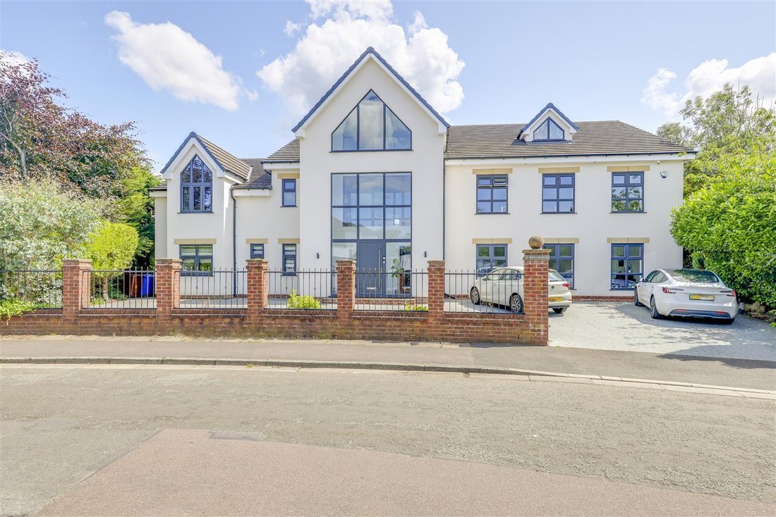 House in Whitefield, England 2 - 13318534