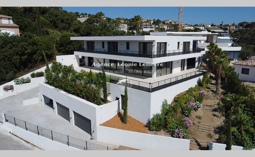 Villa in Les Issambres, Roquebrune-sur-Argens, France 1