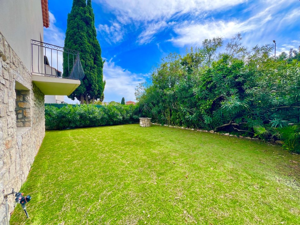 Villa in Cannes, Provence-Alpes-Côte d'Azur, France 2 - 15899479