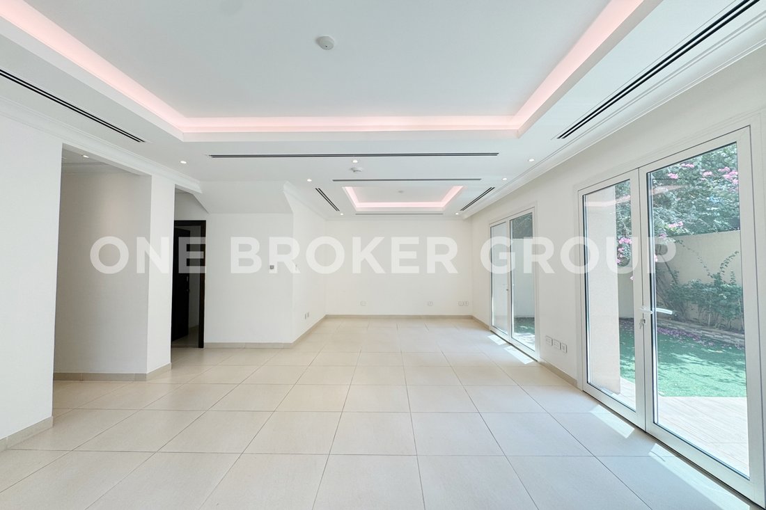 Villa in Al Barsha South Second, Al Barsha, Dubai 2 - 15902795