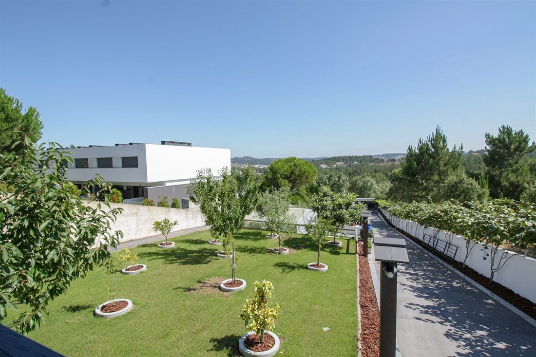 Maison à Leiria, Pousos, Barreira e Cortes, Leiria, Portugal 2 - 15904149