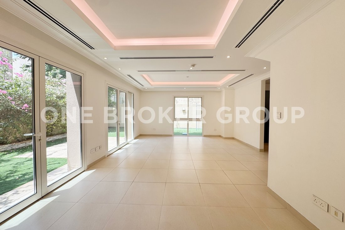 Villa in Al Barsha South Second, Al Barsha, Dubai 4 - 15902795
