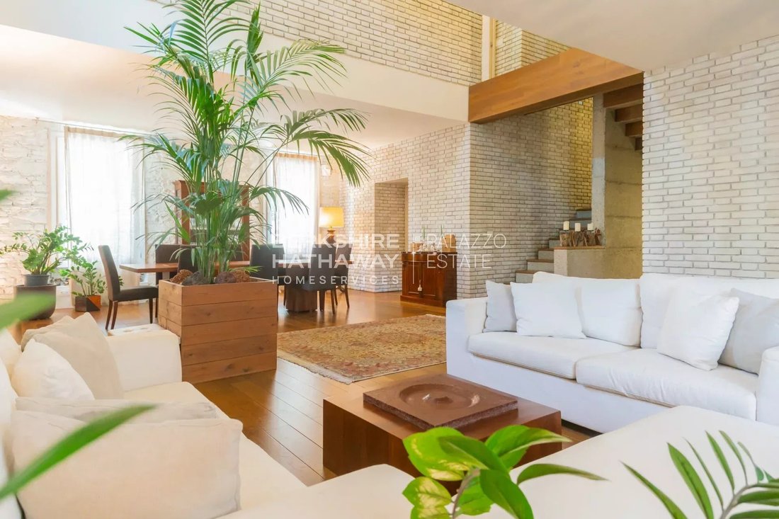 Villa in Eastern Lake Center, Como, Lombardy 1 - 15156665