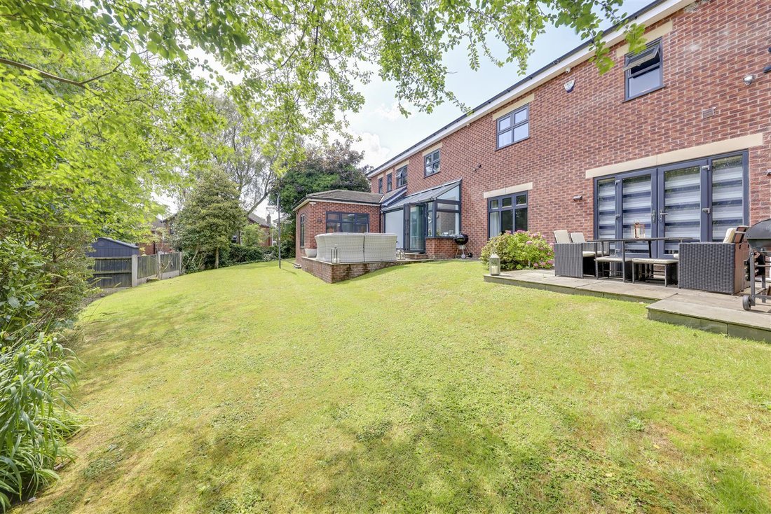 House in Whitefield, England 3 - 13318534