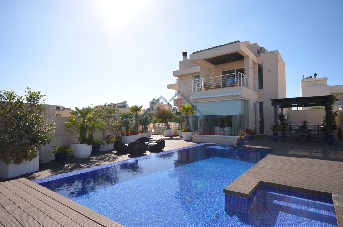 Villa in Swieqi, Malta 1 - 15902671