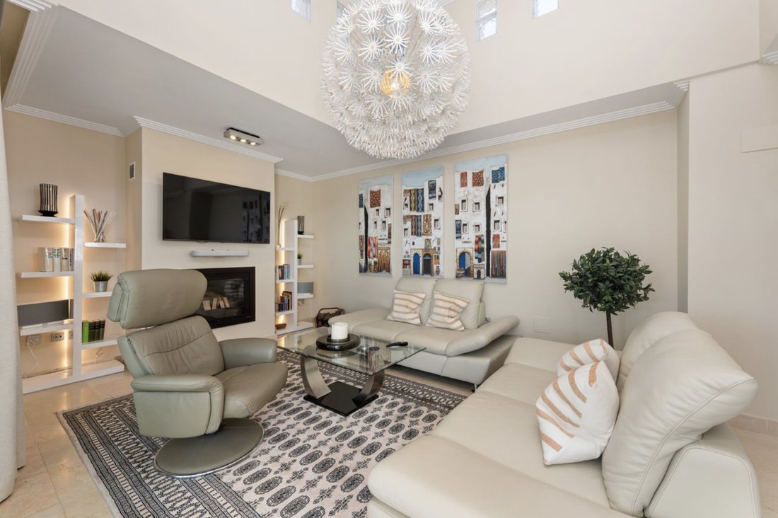 Apartment in Benahavis, Andalusia, Spain 4 - 15903398