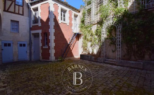 Castle for Sale in Bourges, Centre-Val de Loire, France