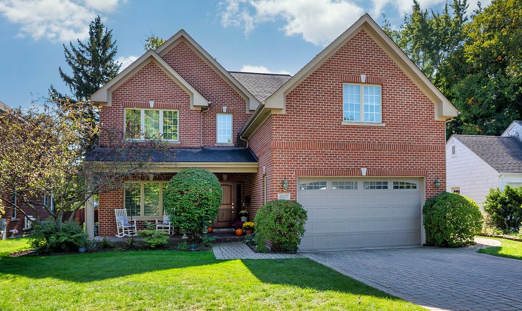 Single Family Home House Northbrook - 1040x620xc 