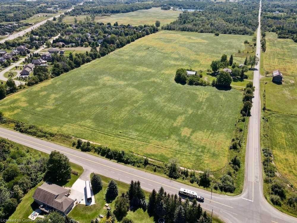 House in Hamilton, Ontario, Canada 3 - 15902224