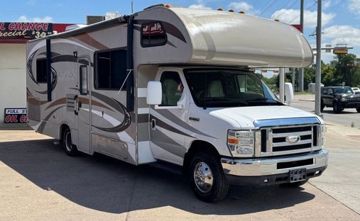 2014 Ford E350 Super Duty Cutaway Cutaway Van 2D in Garland, TX, United States 1