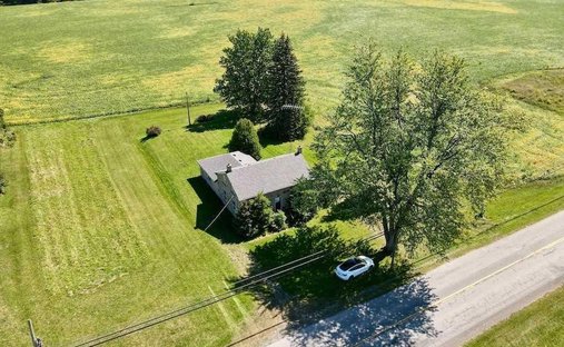 House in Hamilton, Ontario, Canada 1