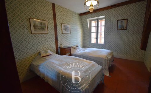 Castle for Sale in Bourges, Centre-Val de Loire, France