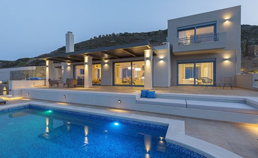 Villa in Community of Agios Nikolaos, Agios Nikolaos, Greece 1