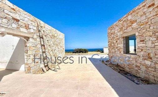 Villa in Glifa, Greece 1