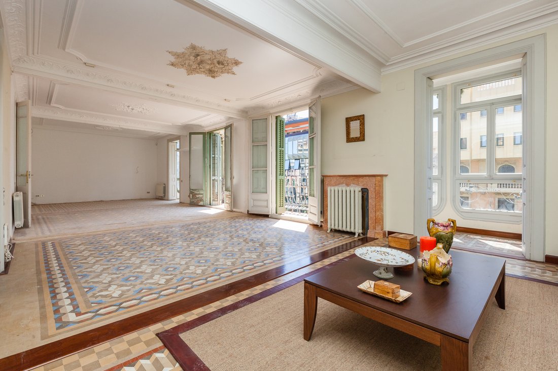 Apartment in Eixample, Barcelona, Spain 2 - 15484313