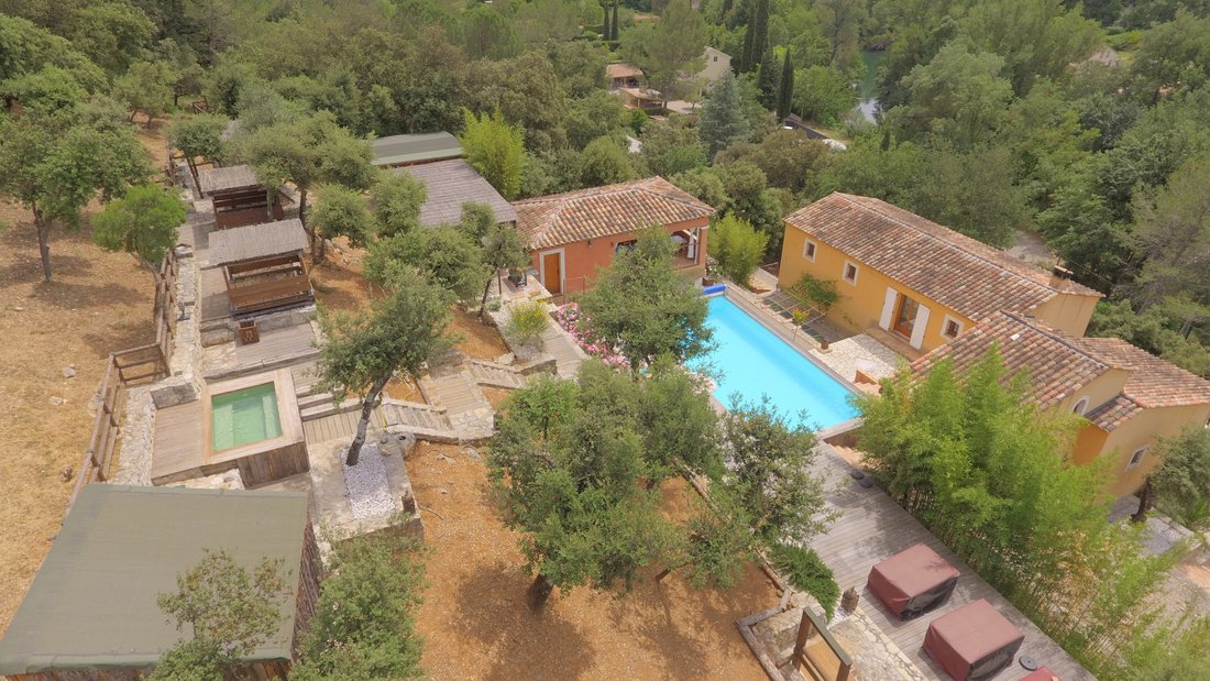 Provence’s Sunlit Sanctuary: A Riviera Dream with River & Vine-Kissed Terraces