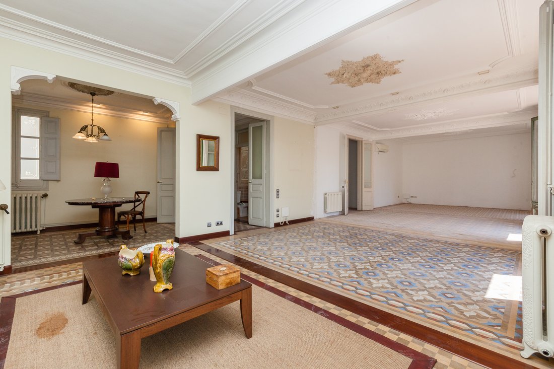 Apartment in Eixample, Barcelona, Spain 3 - 15484313