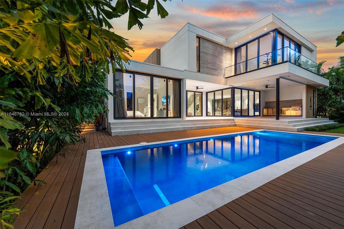 House in Miami, Florida, United States 1 - 15904679