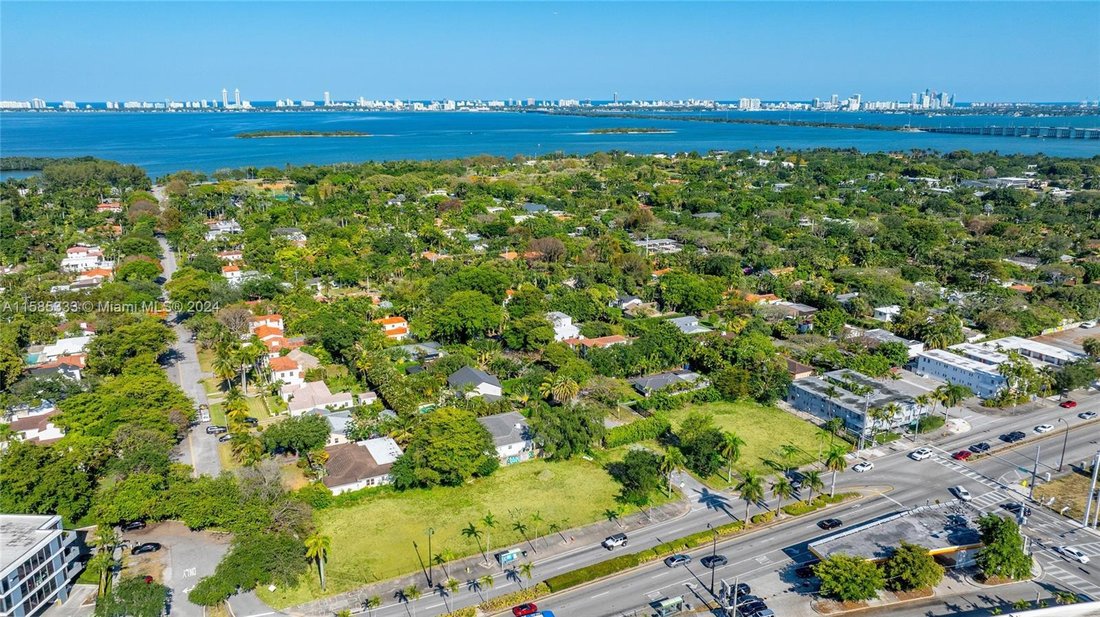 Land In Miami In Miami Florida - 1100xxs 