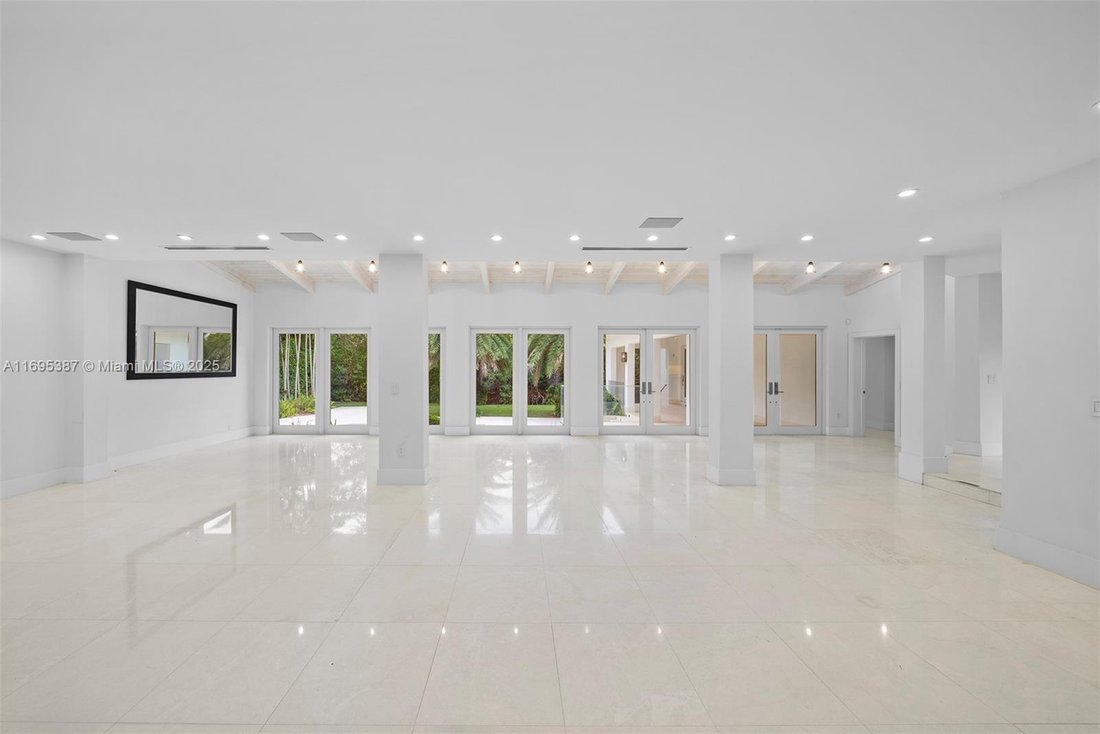 House in Miami, Florida, United States 5 - 15904840