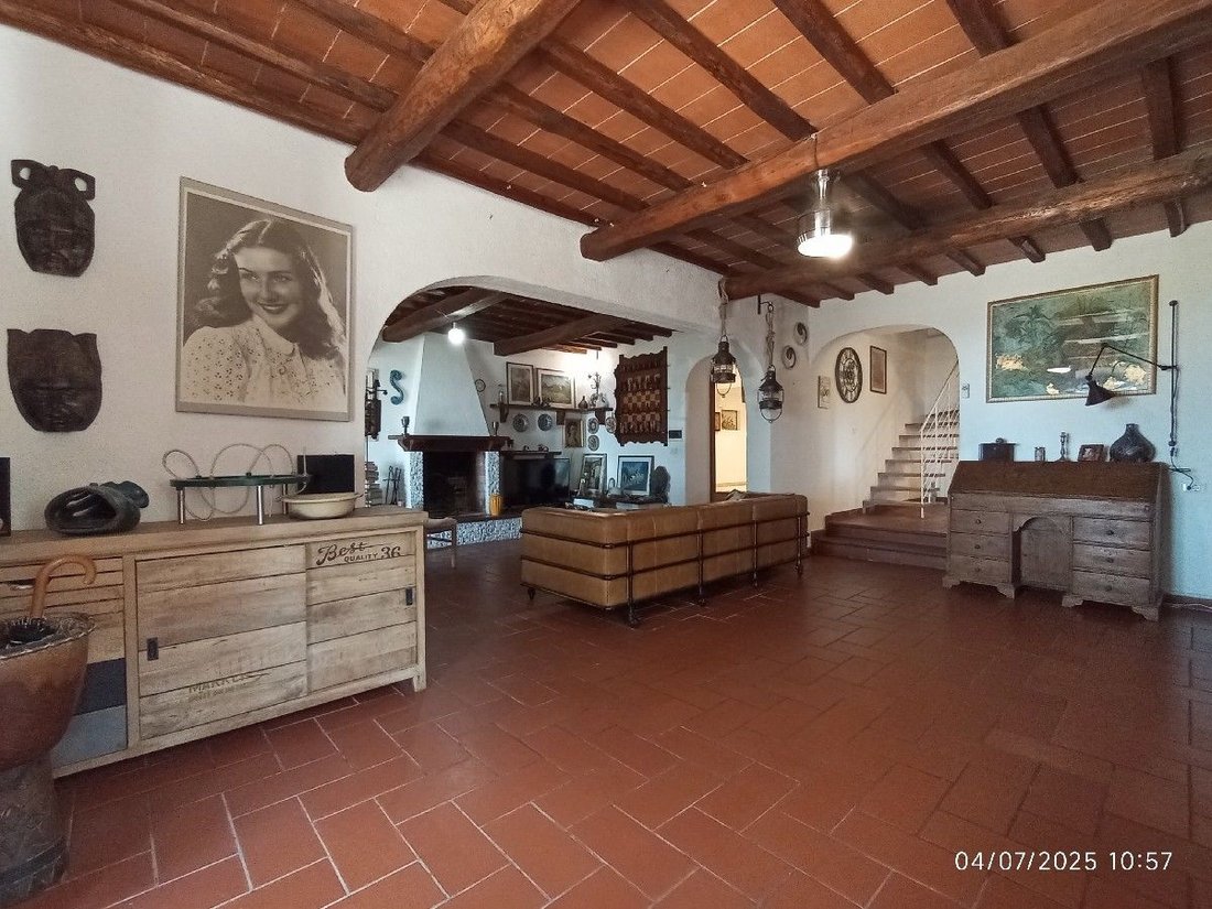 Villa in Camaiore, Tuscany, Italy 3 - 15906062