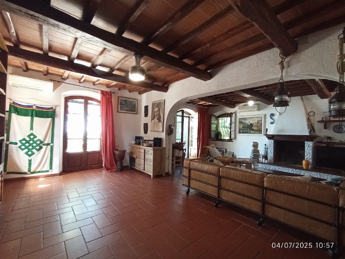 Villa in Camaiore, Tuscany, Italy 2 - 15906062