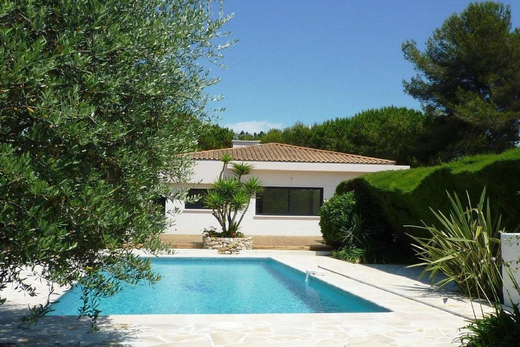 Villa in Croix des Gardes, Cannes, France 2 - 13822619