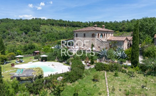 Castle for Sale in Serre di Rapolano, Tuscany, Italy